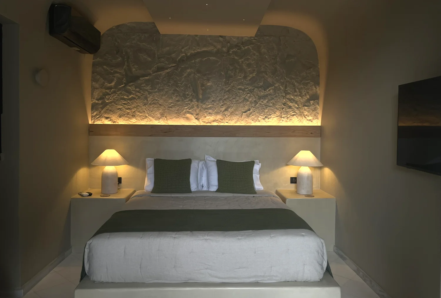 Cave Suite